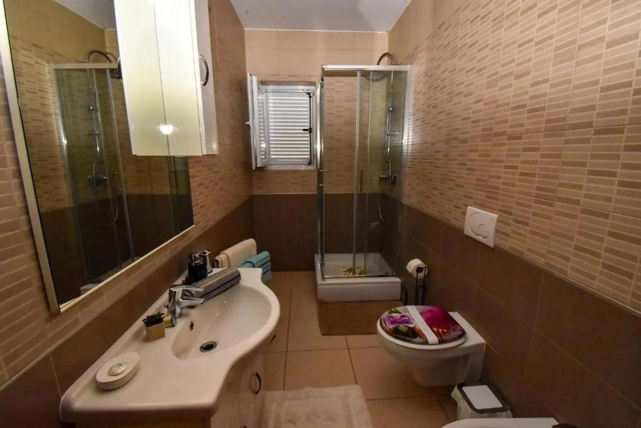 Apartments With A Parking Space Supetarska Draga - Gornja, Rab - 22213 Rab Town