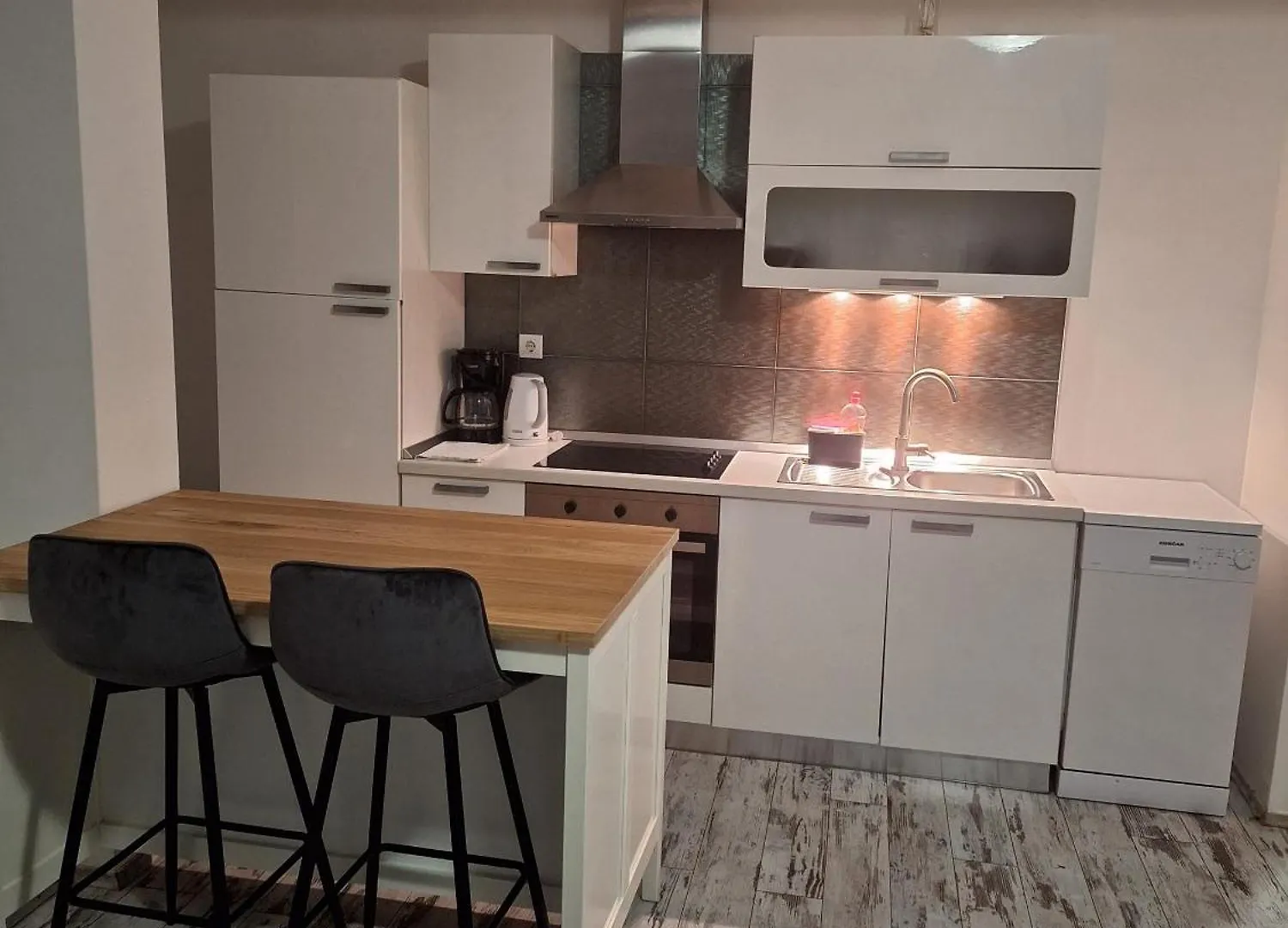 Apartments With A Parking Space Supetarska Draga - Gornja, Rab - 22213 Rab Town